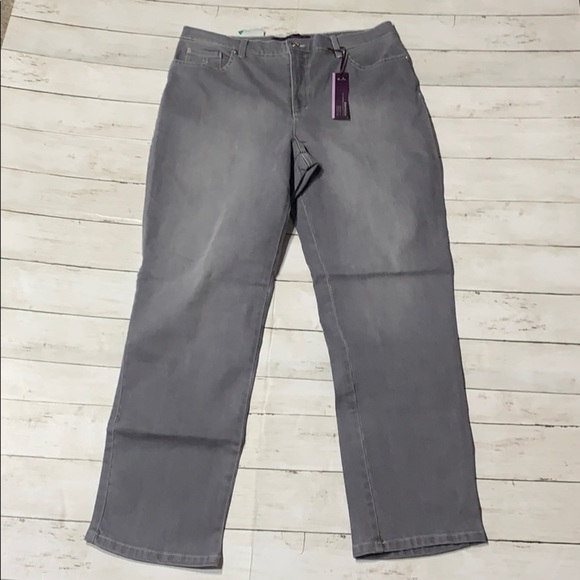 NWT Gloria Vanderbilt Gray Slimming Jeans Sz. 12 - Picture 1 of 7